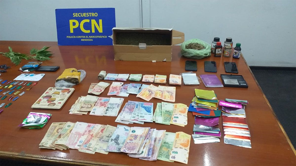 Los pesquisas incautaron todo lo que era de interés para la causa, la que llevó dos meses de investigación.
