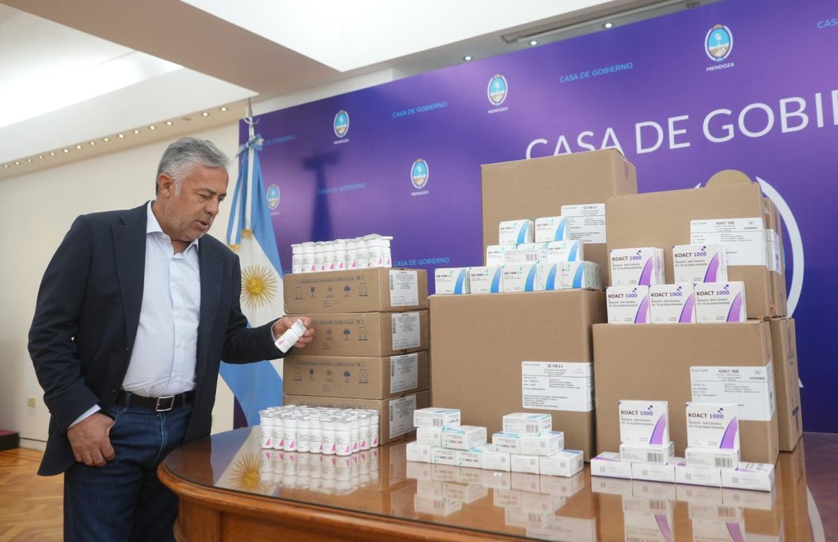 Alfred Cornejo le quiere pasar la posta a otro radical de su riñón. Alfred Cornejo le quiere pasar la posta a otro radical de su riñón.