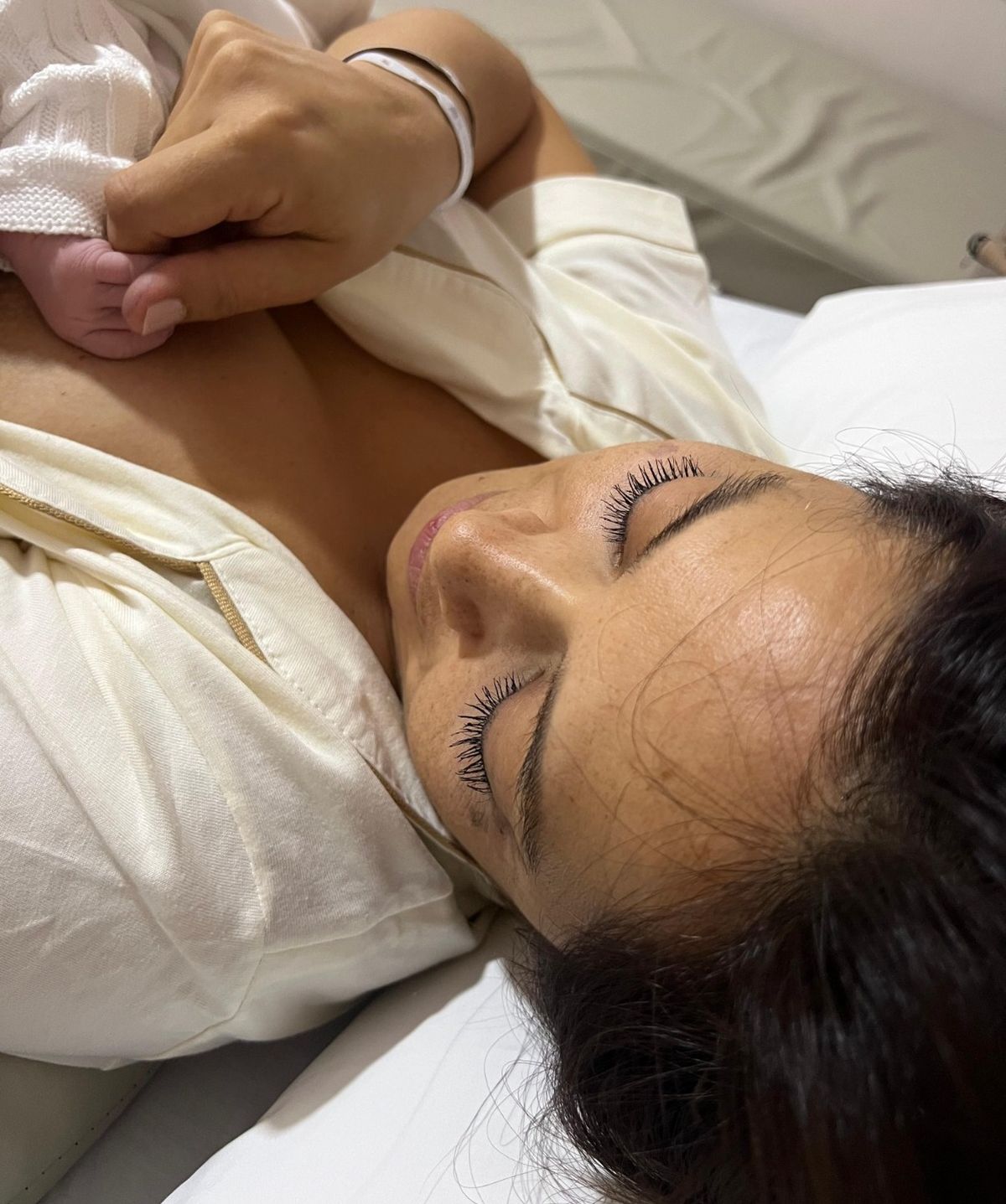 Al promediar la jornada, Gisela y Guillermina descansaron después de un día importante para las dos. Al promediar la jornada, Gisela y Guillermina descansaron después de un día importante para las dos.