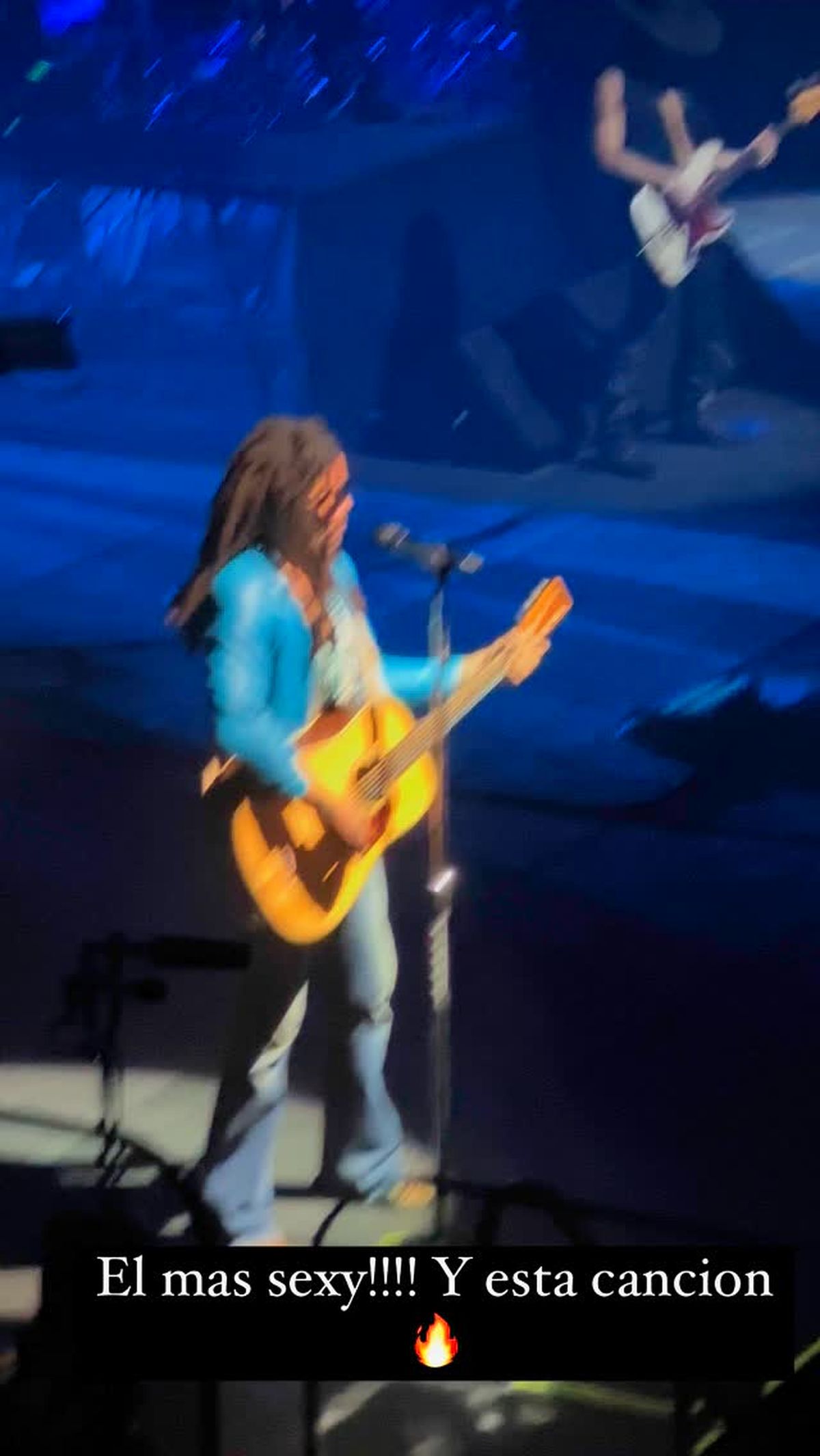 A sus 44 años, Luciana Salazar se suma al denim en clave ceñido ultra XS, escotazo shiny y más. A sus 44 años, Luciana Salazar se suma al denim en clave ceñido ultra XS, escotazo shiny y más.