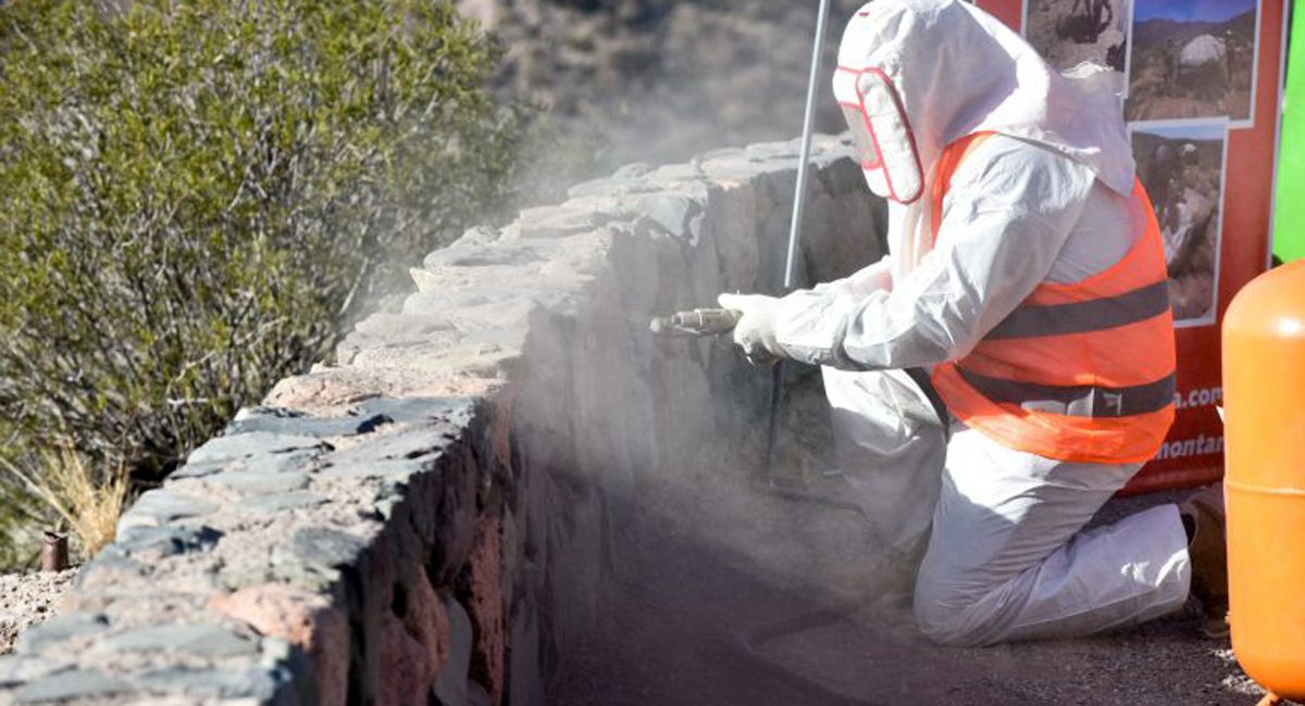 Voluntarios limpiaron el Cerro de la Gloria y accesos al Parque.