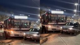 Choque entre un micro y un auto complica el tránsito en Terminal