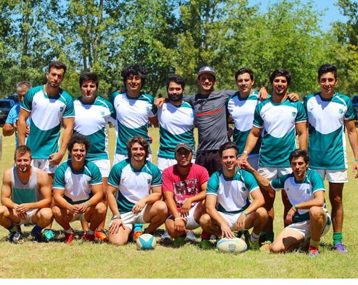 Desde los 5 hasta los 18 años Emiliano jugó en el Universitario Rugby Club de Mendoza. Desde los 5 hasta los 18 años Emiliano jugó en el Universitario Rugby Club de Mendoza.