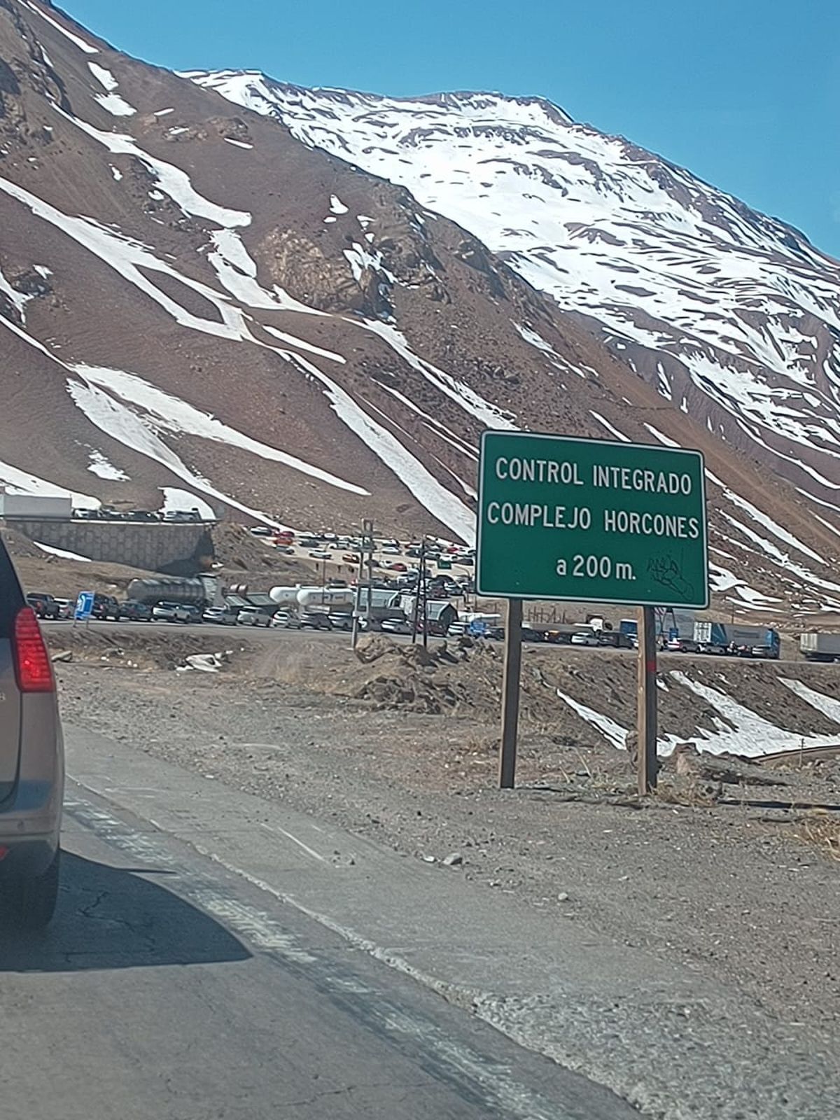 El paso a Chile registró menos de dos horas de demora durante el mediodía de este domingo. El paso a Chile registró menos de dos horas de demora durante el mediodía de este domingo.