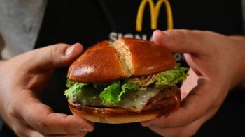 Por la muerte de dos empleados cerraron todos los McDonald's de Perú
