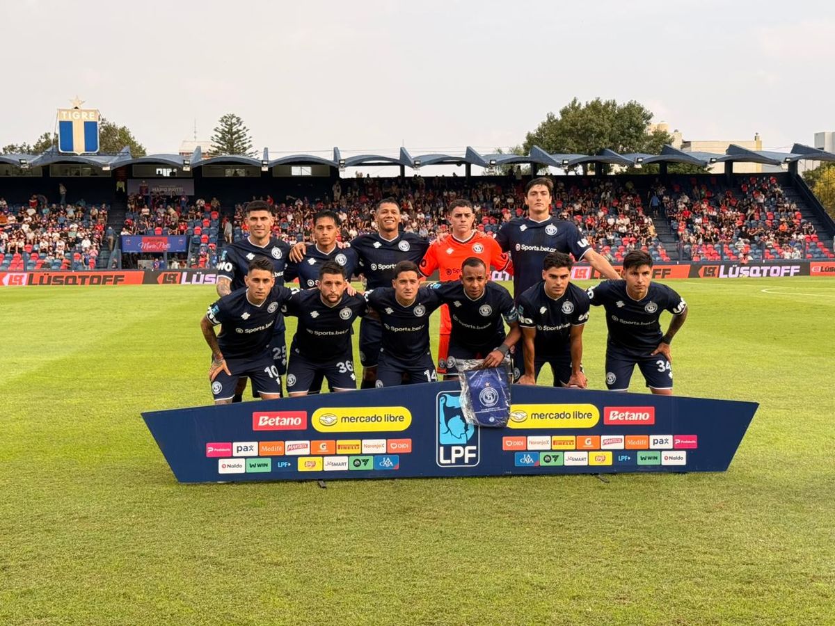 Independiente Rivadavia gan&oacute; y sigue en lo m&aacute;s alto de la tabla Anual.