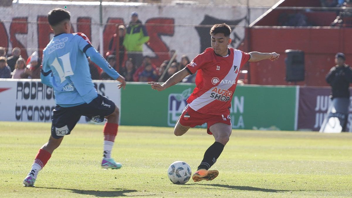 Misael Sosa hizo el primero de Maipú.