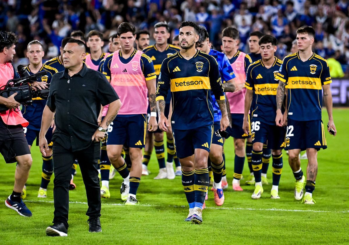 Boca recibe a Racing en la Bombonera, en un encuentro clave para la continuidad de Claudio Úbeda, por el Torneo Apertura.