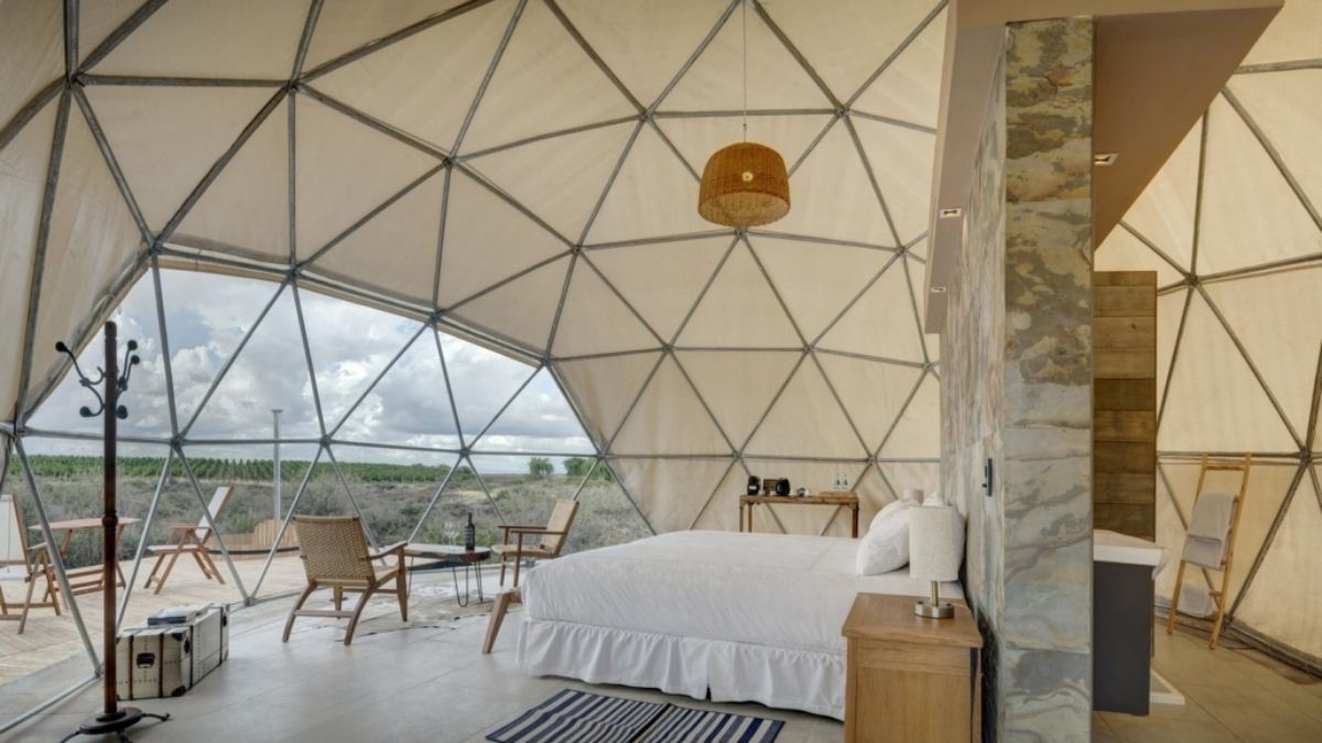 Los domos de Alpasión, en Tunuyán, son una audaz propuesta para dormir en el lujo lodge con entorno de cultivos y bodega.