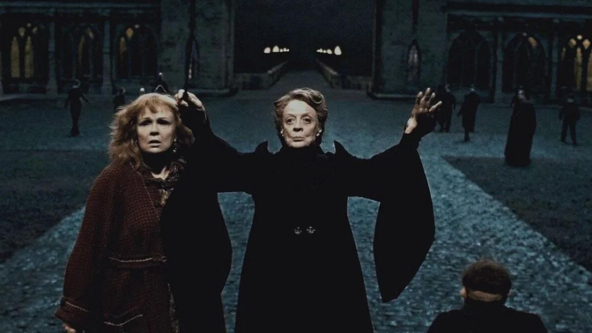 Molly Weasley y la profesora McGonagall en la batalla de Hogwarts. Molly Weasley y la profesora McGonagall en la batalla de Hogwarts.