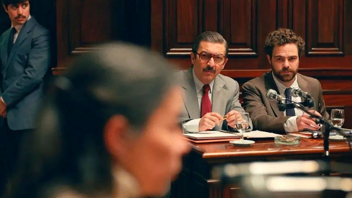 Dos senadoras radicales presentaron en la Legislatura de Mendoza la propuesta de que se proyecte en las escuelas secundarias la película Argentina, 1985, protagonizada por Ricardo Darín, y que trata sobre los juicios a la Junta Militar.