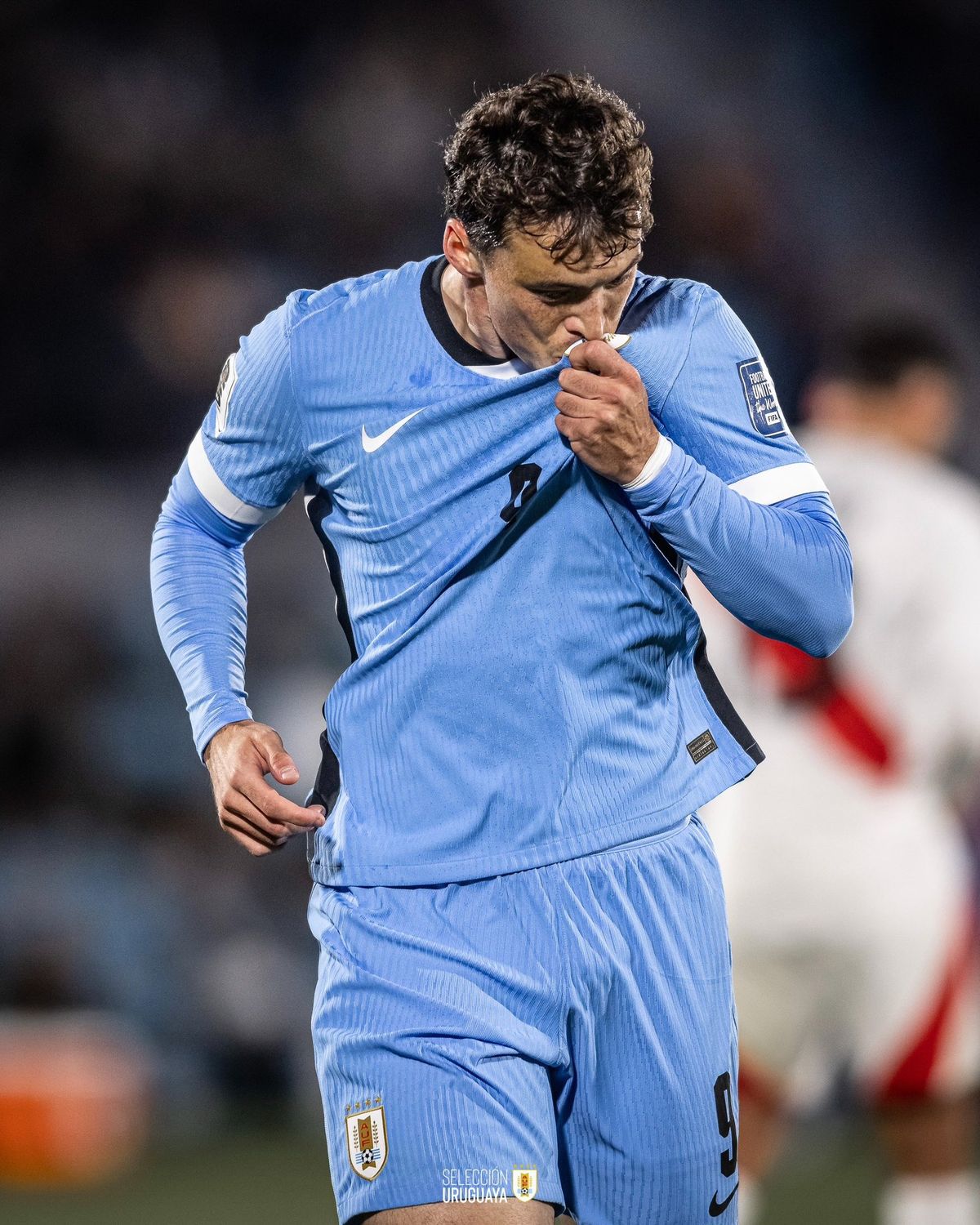 Uruguay va al Mundial tras golear a Perú.