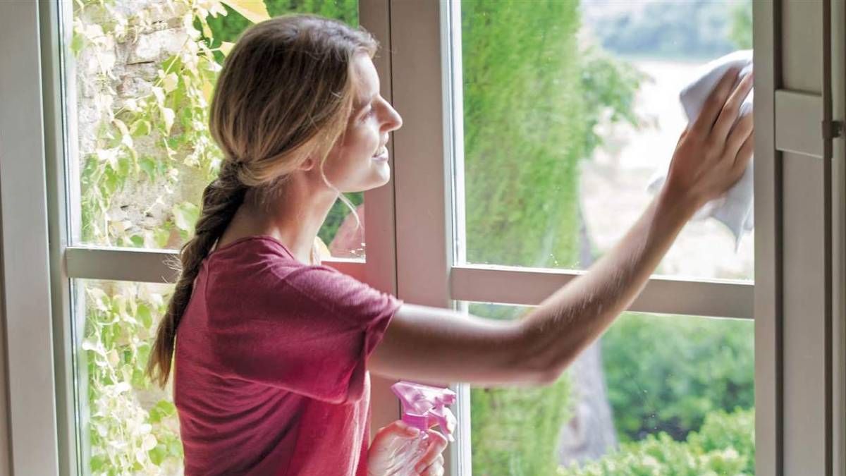 Truco de limpieza: deja impecable los vidrios de tu hogar con solo 3 ingredientes Truco de limpieza: deja impecable los vidrios de tu hogar con solo 3 ingredientes