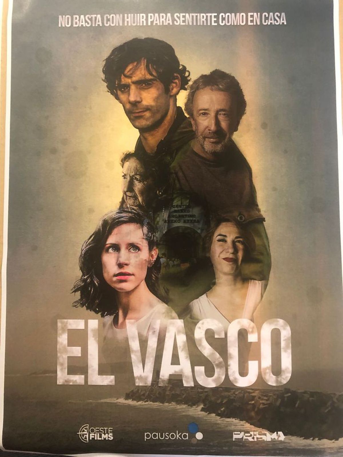 Entre los actores protagonistas figuran los argentinos Eduardo Blanco y Laura Oliva y el español Joseba Usabiaga.