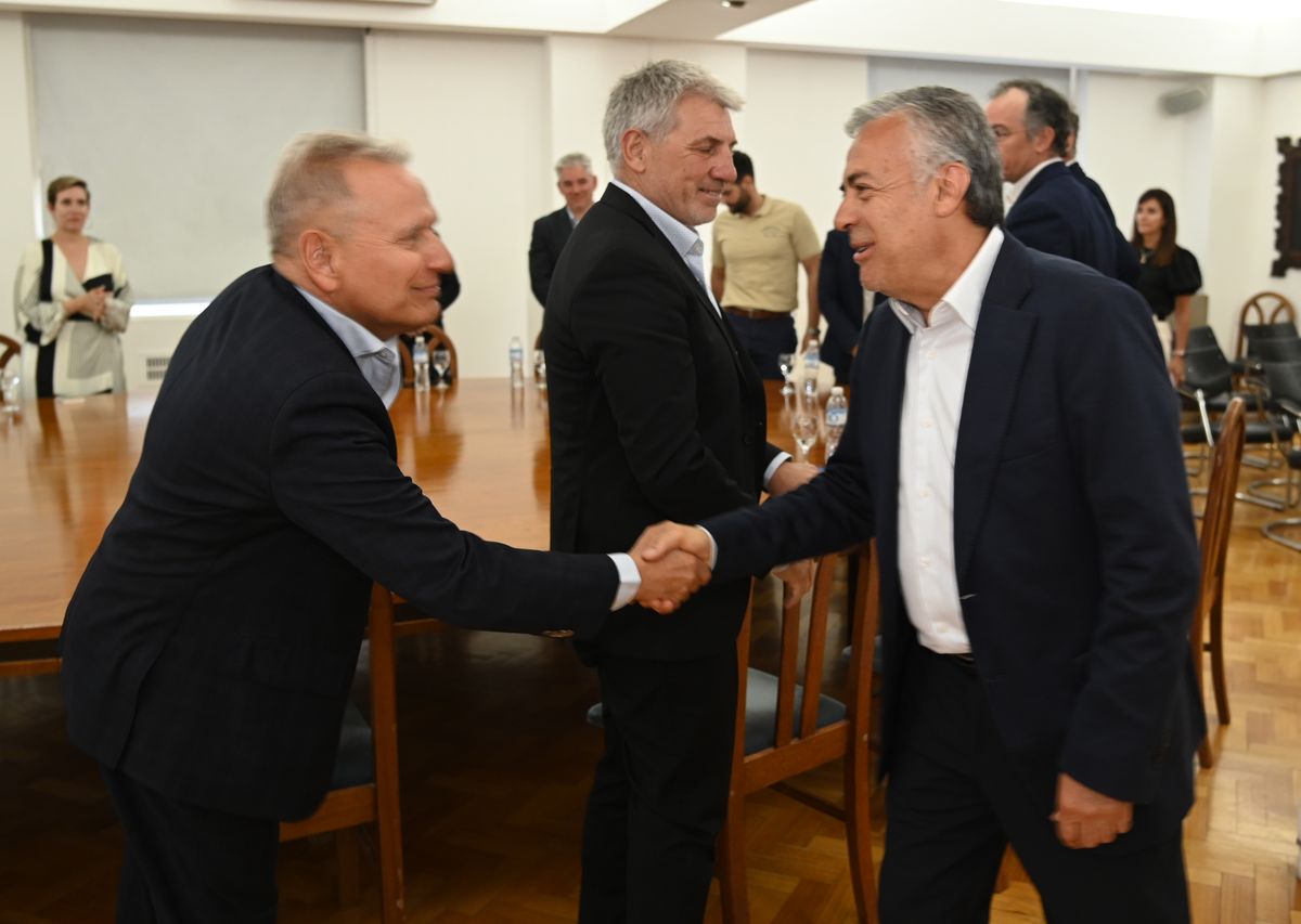 Empresarios mineros agrupados en la CAMEM se pronunciaron a favor de la Ley de Glaciares.