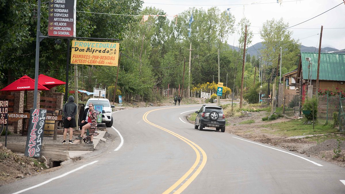 Las obras de Vialidad Provincial también incluyeron la nueva demarcación de la Ruta Provincial 89 que va desde la comisaría de Potrerillos hasta Las Vegas.
