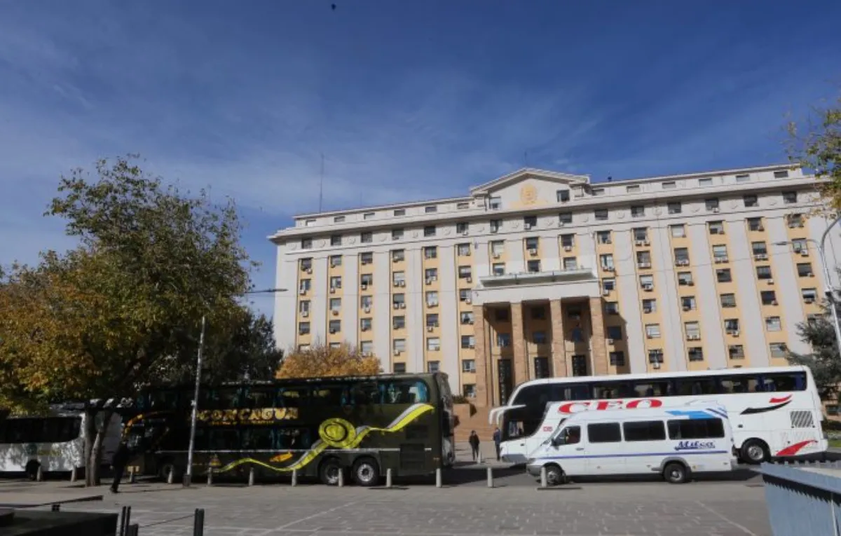 Los prestadores de servicios de transporte para el turismo de Mendoza volverán a ser parte de un Registro habilitante que Milei había eliminado