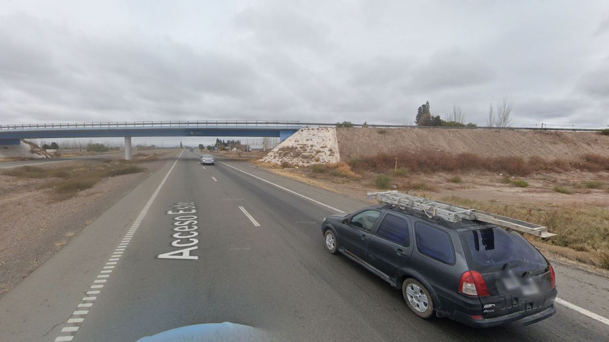 El asalto de tres hombres en San Martín ocurrió en el cruce de Ruta 7 y Carril Chimbas.