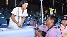 Casi ningún funcionario presenció el desfile de las colectividades.