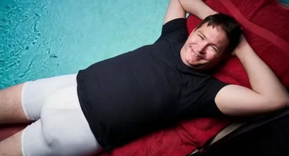 Jonah Falcon es considerado por los Guiness como el hombre con el pene más grande del mundo.