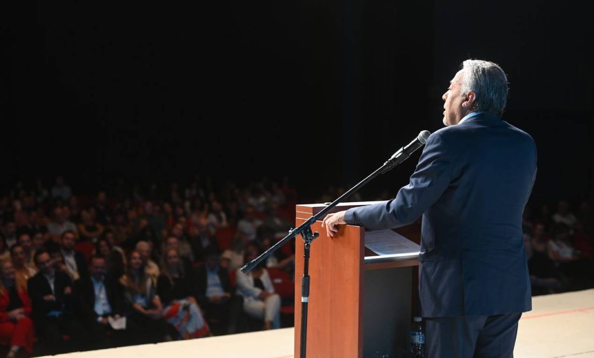 El gobernador Alfredo Cornejo destacó que Mendoza alcanzó las camas en Salud Mental que recomienda la OMS, según la cantidad de habitantes.