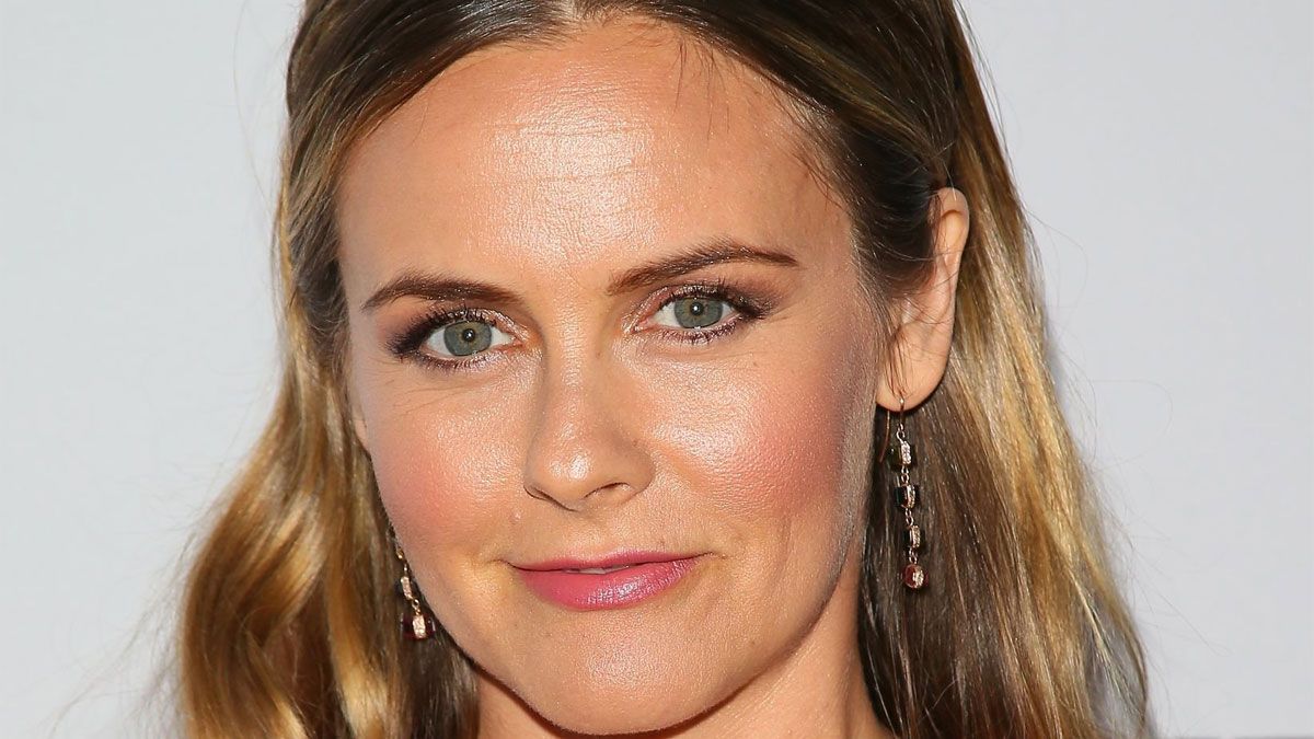 La actriz Alicia Silverstone interpreta a Cher Horowitz en la película de Netflix.