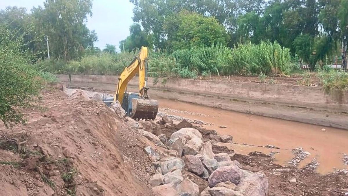 As&iacute; se iniciaron los trabajos en el canal Cacique Guaymall&eacute;n que result&oacute; da&ntilde;ado por las fuertes tormentas.&nbsp;