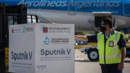 Este viernes llegaron 330.000 dosis de Sputnik V a Ezeiza.