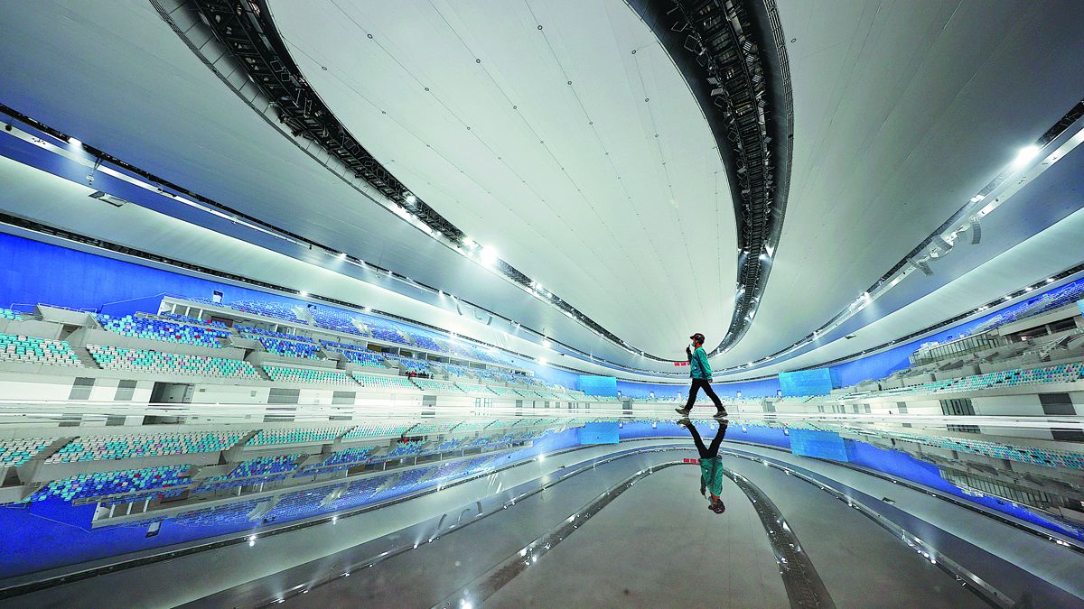 El Óvalo Nacional para Patinaje de Velocidad, donde se presentarán competencias en los Juegos Olímpicos de Invierno de Beijing 2022, se extiende unos 80.000 metros cuadrados y tiene capacidad para unos 12.000 espectadores. HAN HAIDAN / SERVICIOS DE NOTICIA DE CHINA.