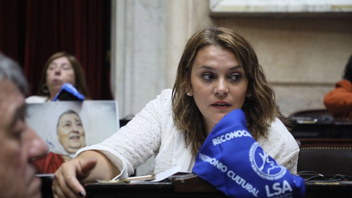 La diputada nacional sanrafaelina Liliana Paponet integra el grupo leal del intendente Emir Félix. La diputada nacional sanrafaelina Liliana Paponet integra el grupo leal del intendente Emir Félix.