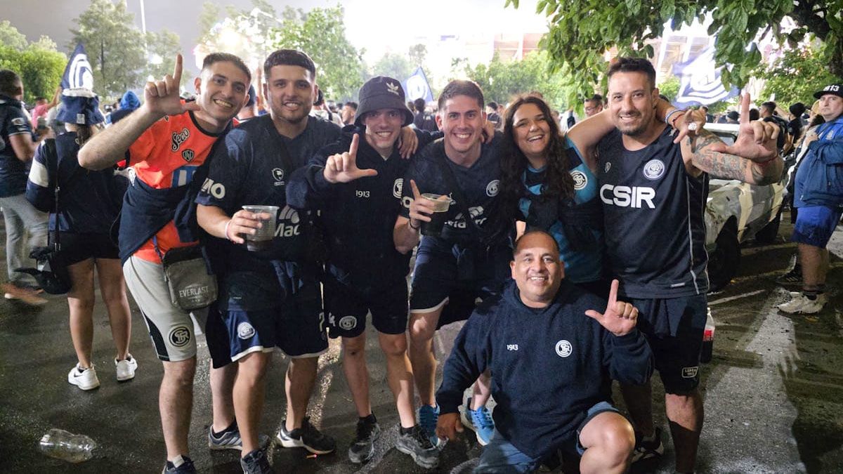 ¡Invasión Azul en Córdoba! Los hinchas de Independiente Rivadavia ya copan el Kempes