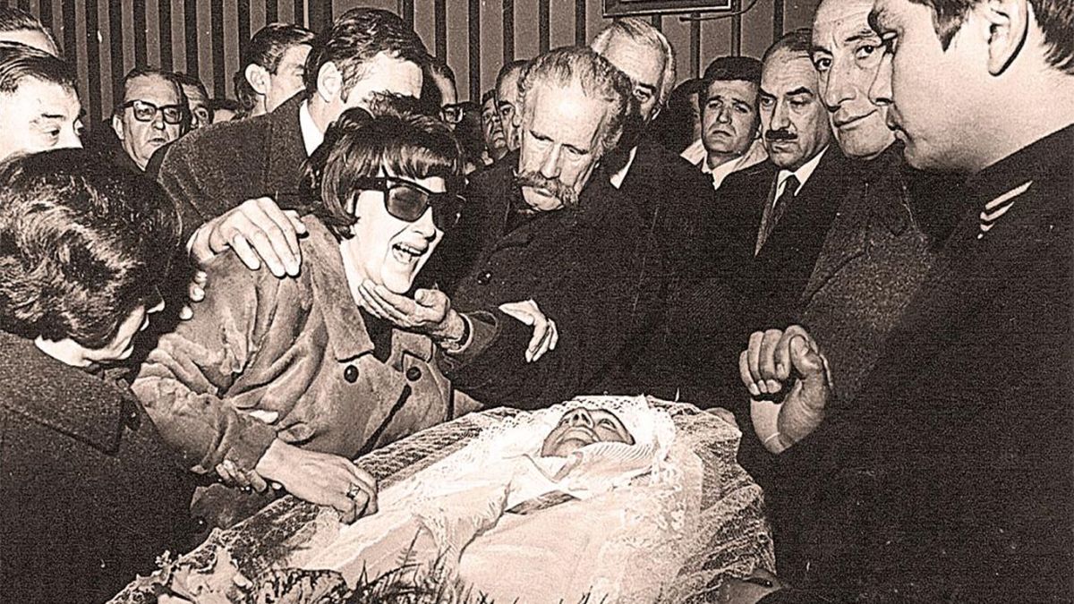El asesinato del sindicalista Augusto Vandor agitó las aguas del peronismo y conmocionó al país.