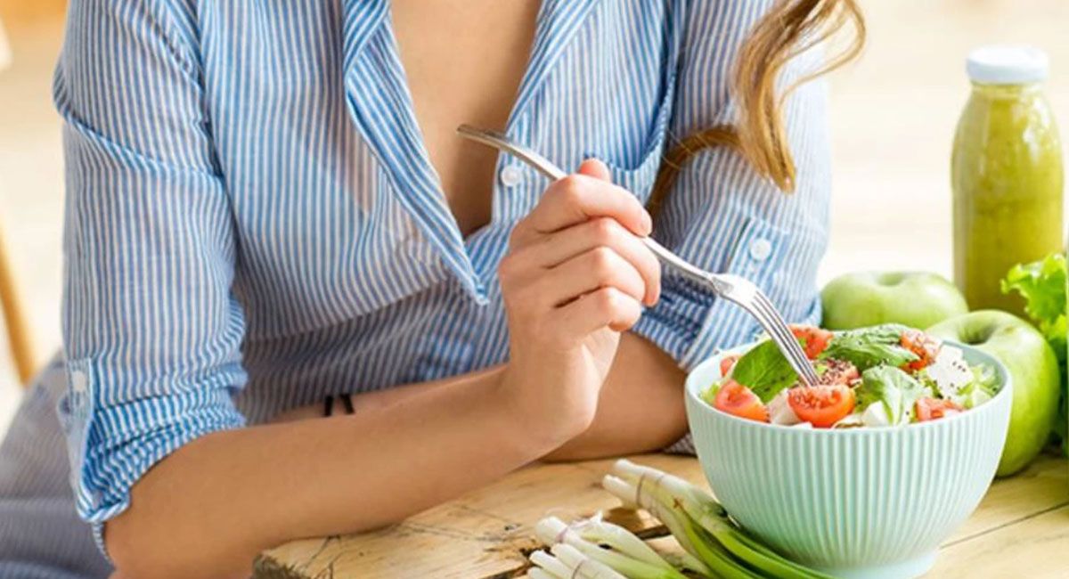 Una dieta saludable rica en frutas y verduras aytudaría a reducir los niveles de obesidad en la población Una dieta saludable rica en frutas y verduras aytudaría a reducir los niveles de obesidad en la población