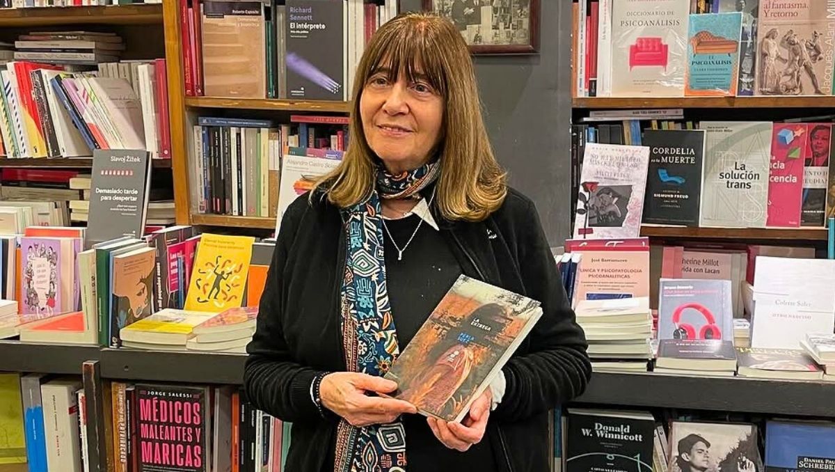 Perla Suez presenta su libro La entrega. Perla Suez presenta su libro La entrega.