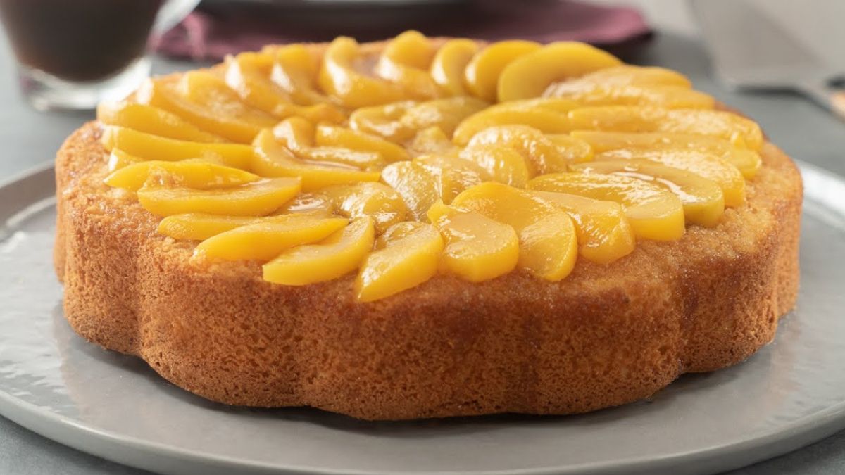 Receta: torta invertida de durazno. Foto: gentileza ytimg.