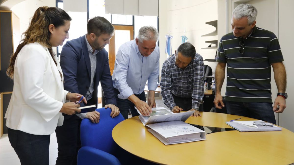 El equipo de Energía de la Provincia junto al intendente Celso Jaque en Malargüe.