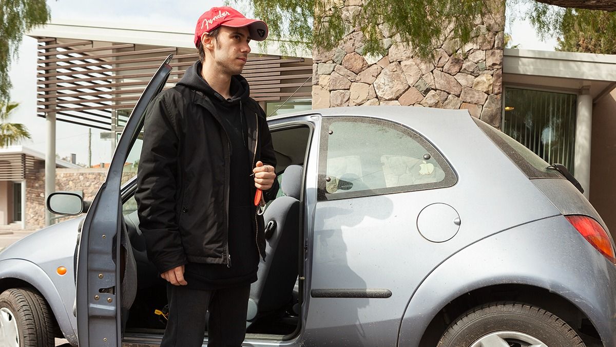 El hijo de Marciano Cantero y el Ford Ka modelo 99 del líder de Los Enanitos Verdes. 