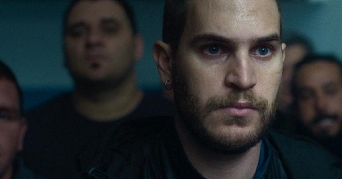 Matías Mayer interpreta a El Polaco en Barrabrava. Imagen: Prime Video. Matías Mayer interpreta a El Polaco en Barrabrava. Imagen: Prime Video.