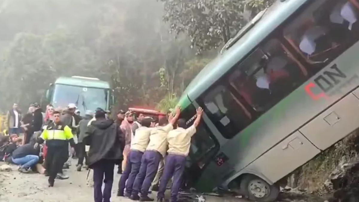 Machu Picchu: un micro con turistas cayó por una pendiente y hay dos argentinos heridos