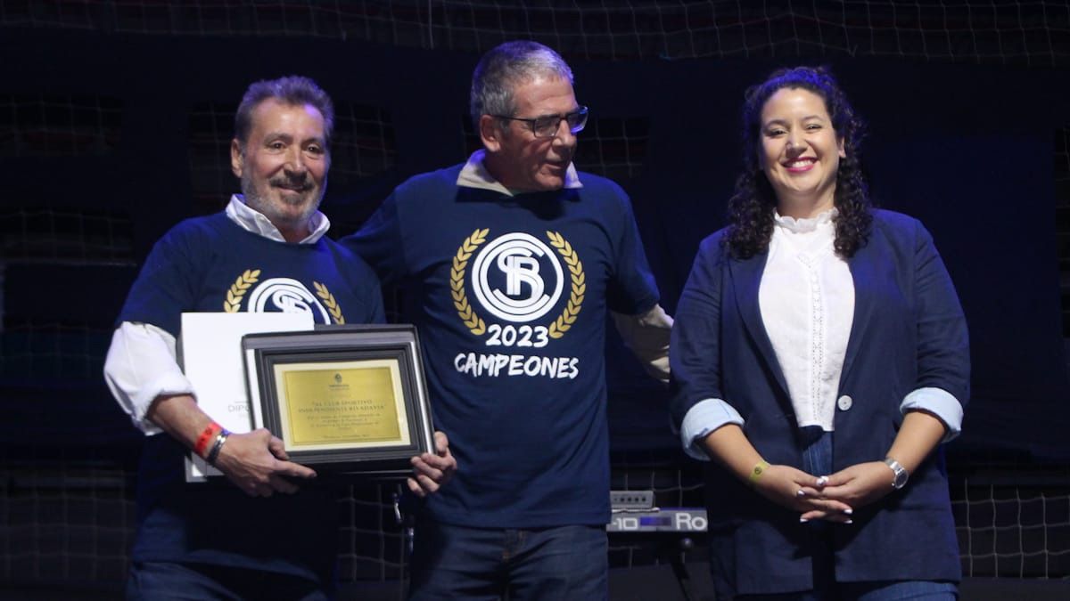 Daniel Vila fue distinguido por el Subsecretario de Deportes. Federico Chiapetta. Daniel Vila fue distinguido por el Subsecretario de Deportes. Federico Chiapetta.