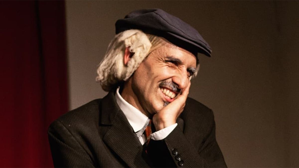 Daniel Encinas celebra 10 años de su unipersonal "De profesión contador". Daniel Encinas celebra 10 años de su unipersonal "De profesión contador".