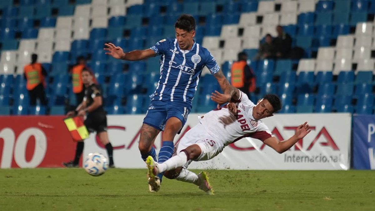 El Indio Fernández se fue con una sensación agridulce tras el empate entre Godoy Cruz y Lanús. Foto: Axel Lloret/UNO. 