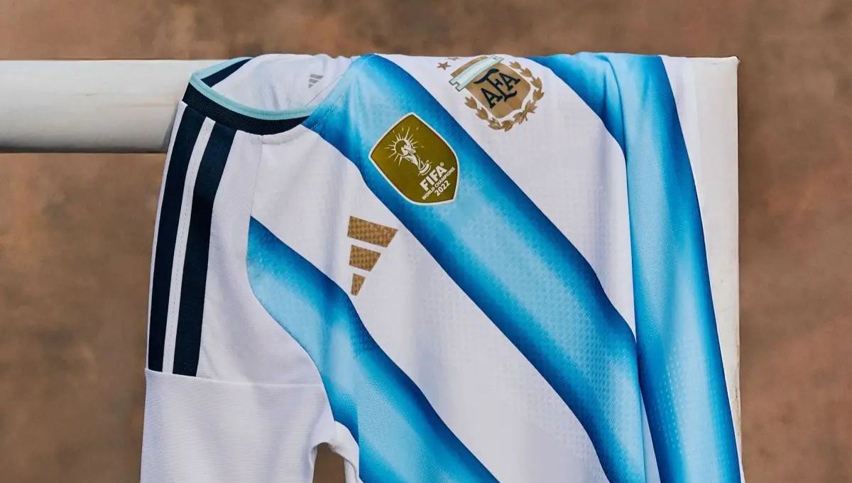 Alerta en la Selección Argentina: el detalle de la camiseta que podría ser sancionado por la FIFA