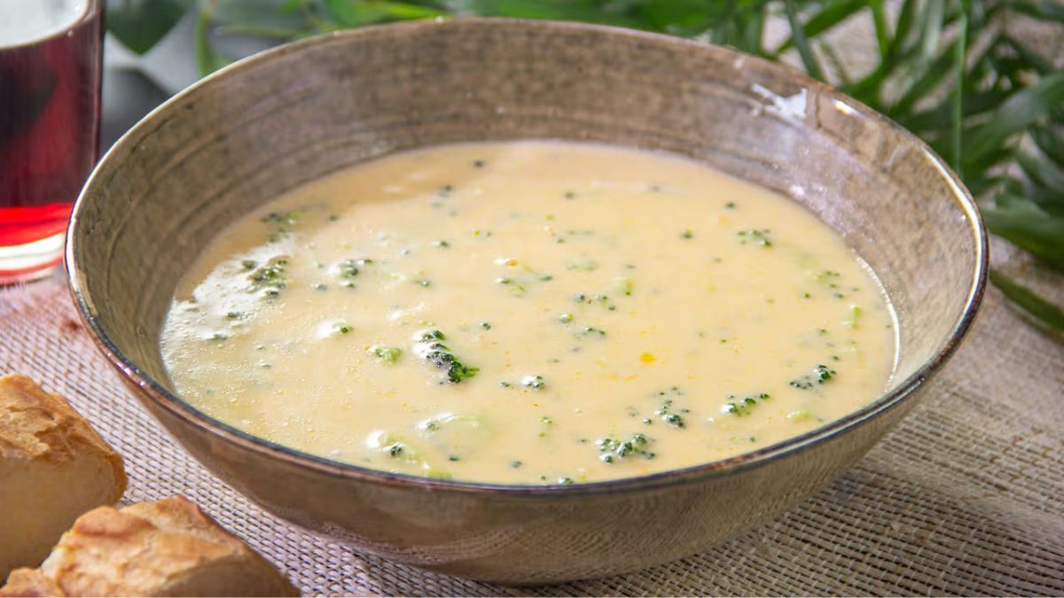 La salsa de queso roquefort es perfecta para acompañar todo tipo de pastas y tiene una receta rápida. Foto: gentileza univision.