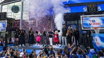 La NBA quiere reducir al máximo la permanencia de los jugadores en Disney