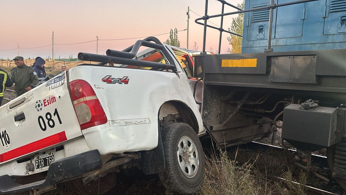El conductor de la camioneta no sufrió heridas en el accidente. El conductor de la camioneta no sufrió heridas en el accidente.