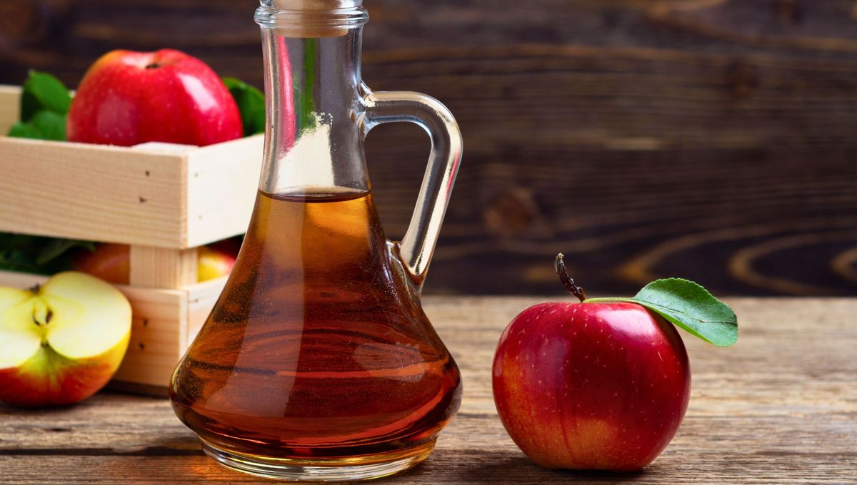 Puedes mezclar vinagre con diferentes ingredientes y productos naturales. Puedes mezclar vinagre con diferentes ingredientes y productos naturales.