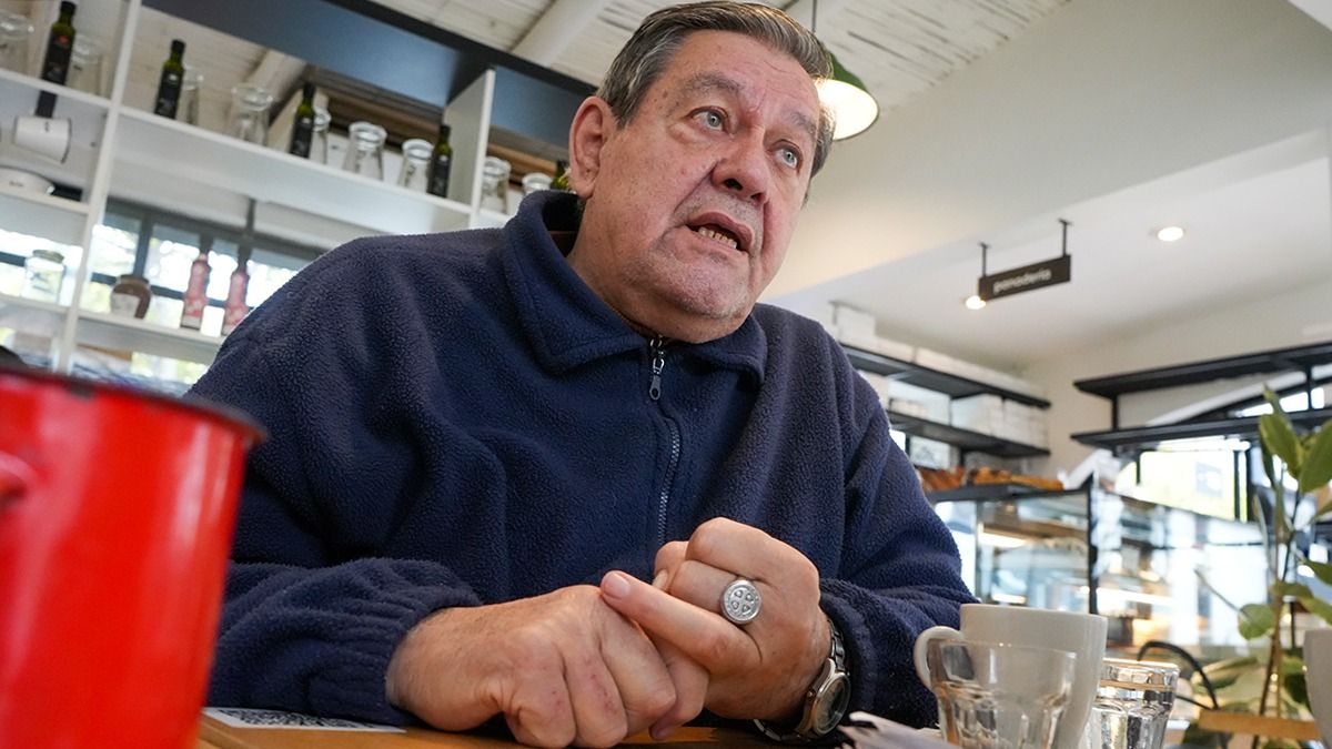 Beto Duarte estuvo a punto de recibirse de psicólogo en la facultad de Antropología de la Educación, pero los militares se lo prohibieron. Esto no lo amedrentó para continuar formándose toda la vida. Beto Duarte estuvo a punto de recibirse de psicólogo en la facultad de Antropología de la Educación, pero los militares se lo prohibieron. Esto no lo amedrentó para continuar formándose toda la vida.