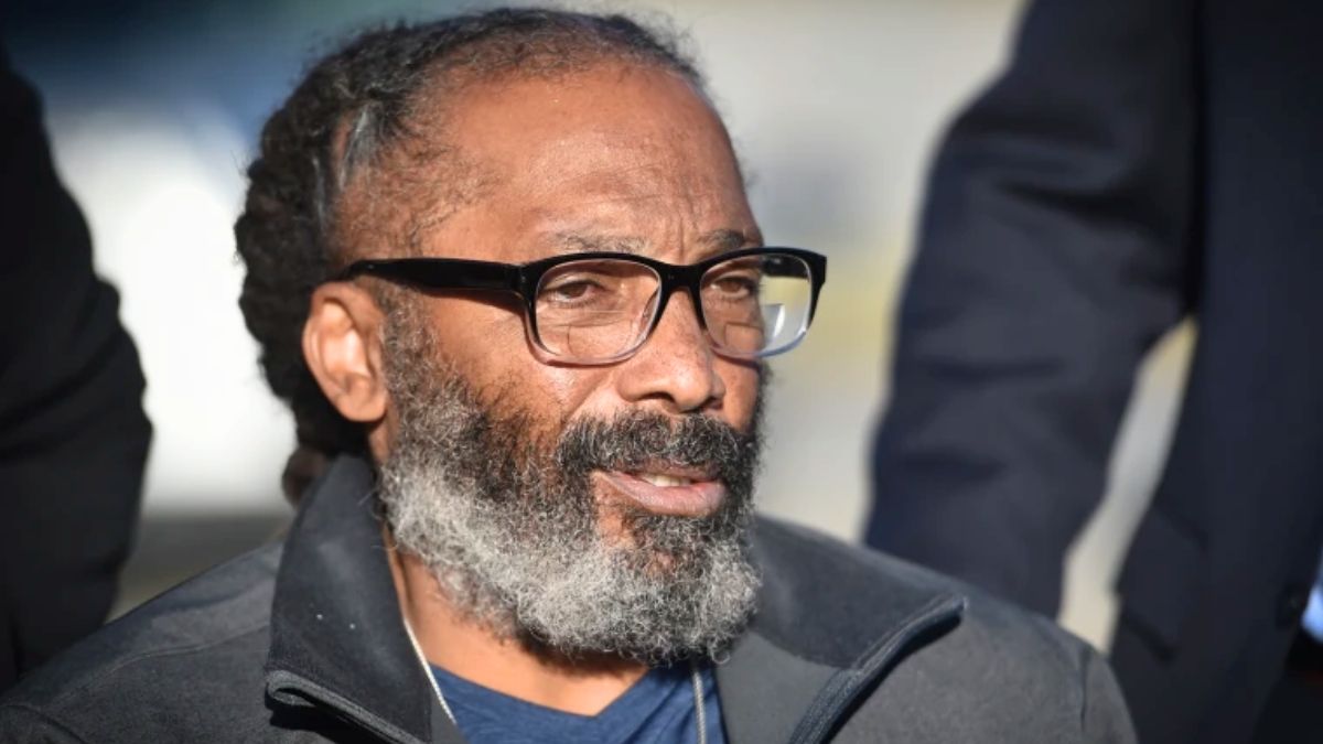 El preso luego de ser libertado tras 4 décadas.