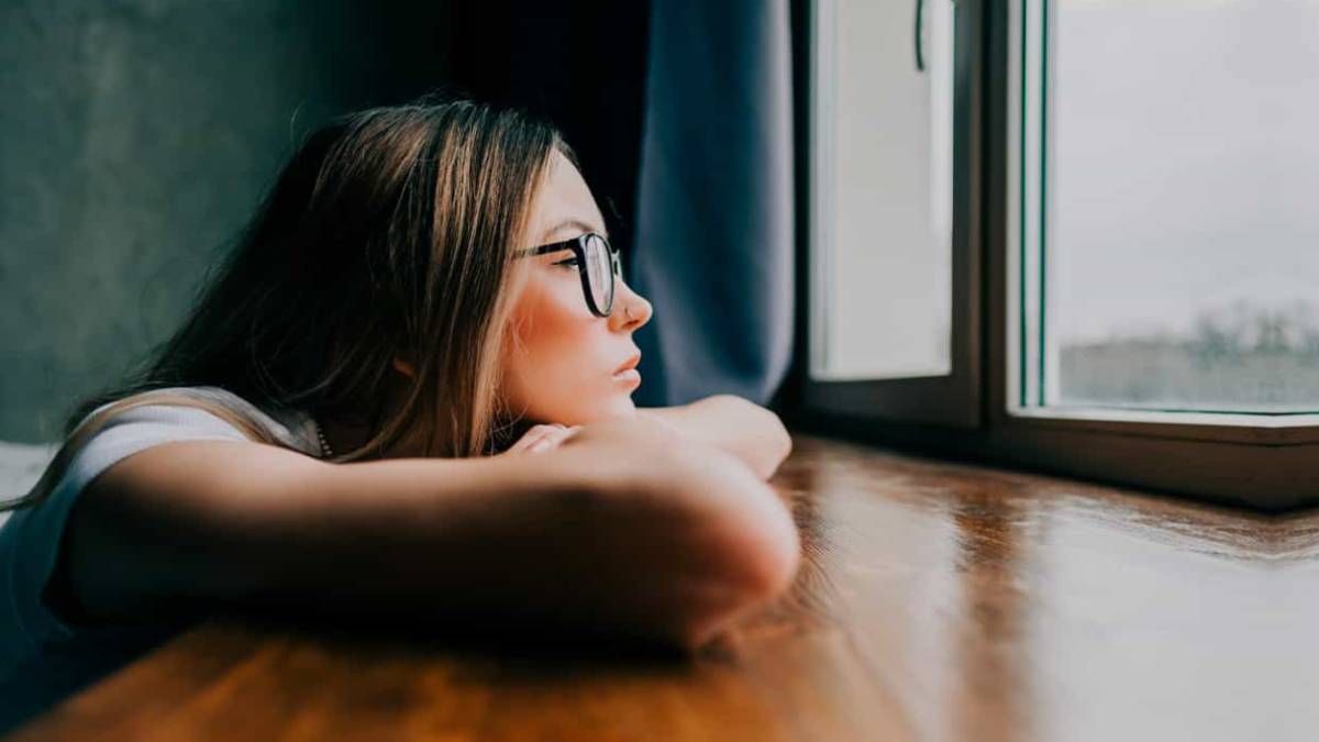 Aburrirse es beneficioso para la salud del cerebro, según la ciencia.